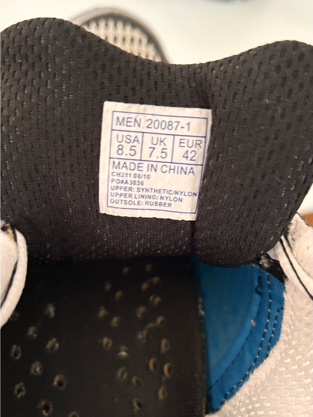Saucony Men’s White, Black and Blue Running Sneakers - Picture 8 of 9
